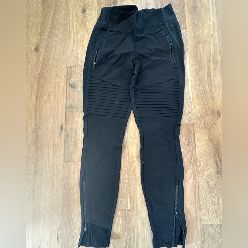 Athleta Headlands Hybrid Moto Tight Size 6